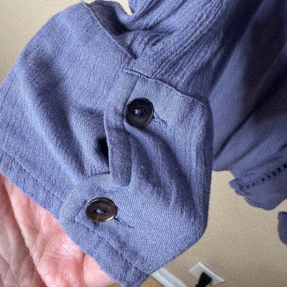 Free People Shirt Women Medium Blue Crochet Lace Inset Katie Bird Button Up Boho - Picture 7 of 12